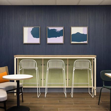 Spark By Hilton Guelph Luaran gambar