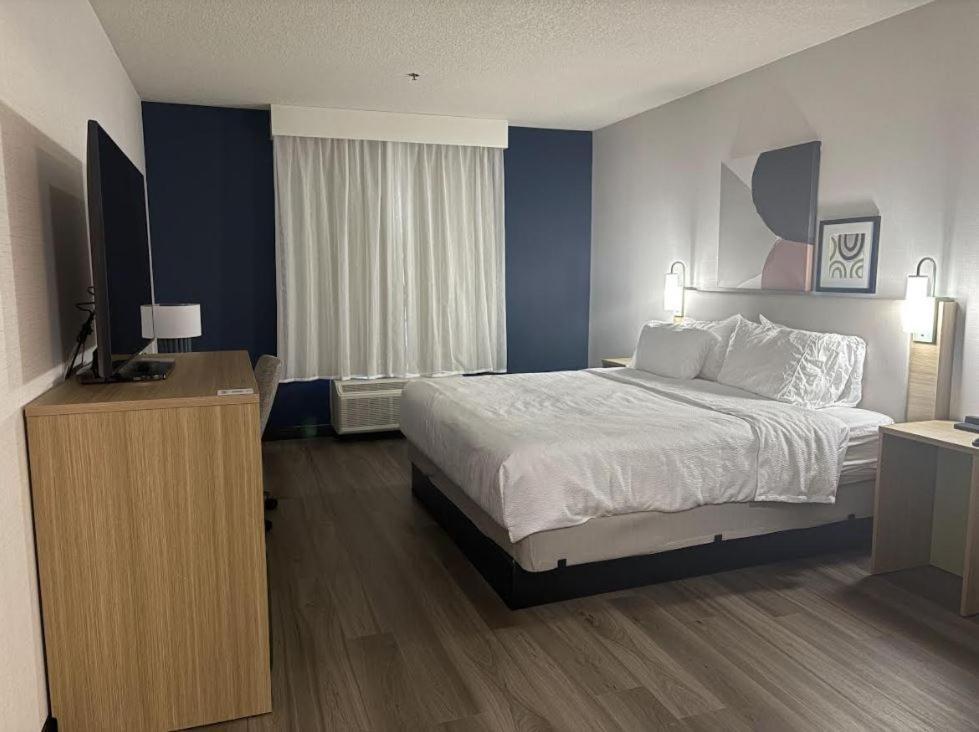 Spark By Hilton Guelph Luaran gambar