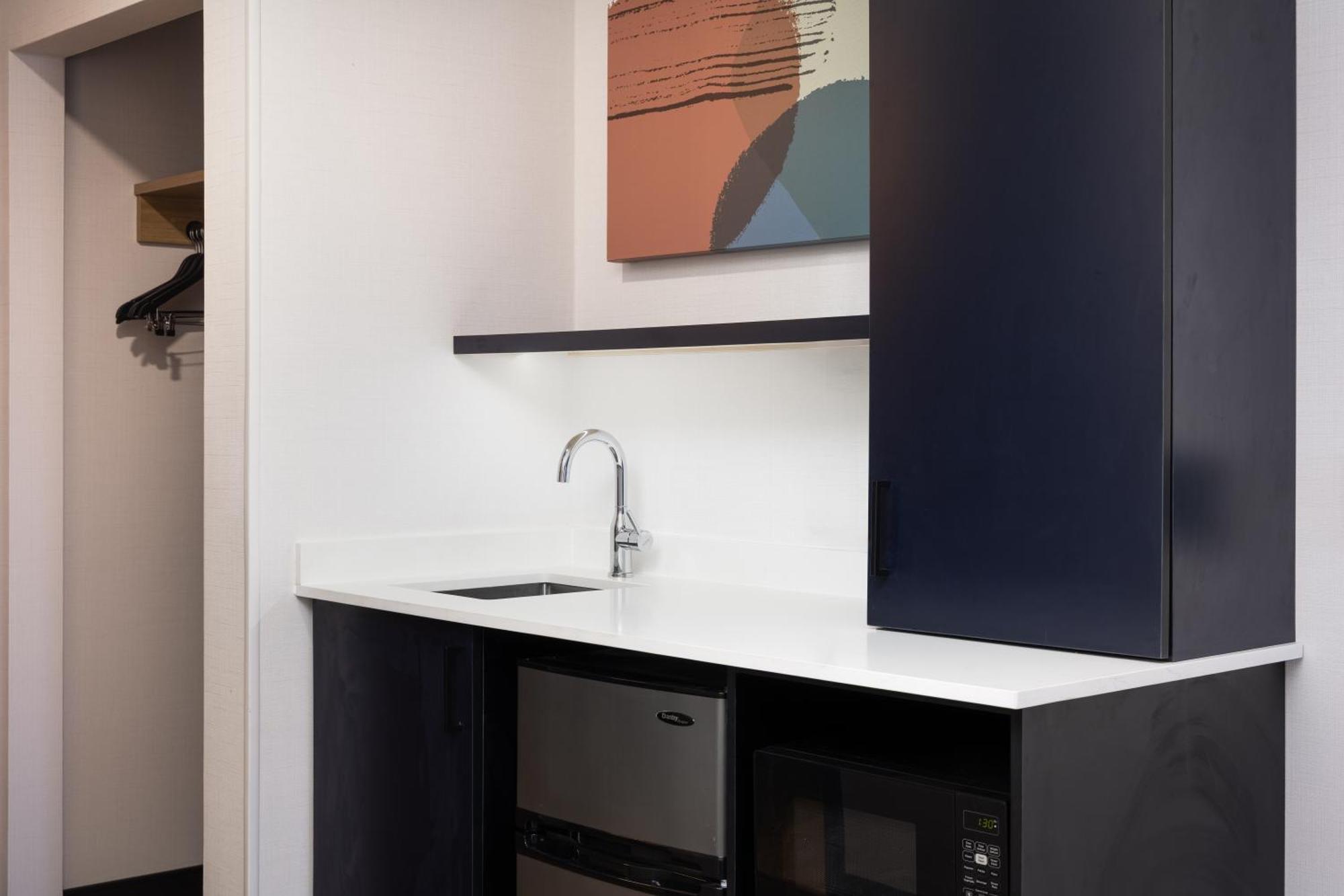 Spark By Hilton Guelph Luaran gambar