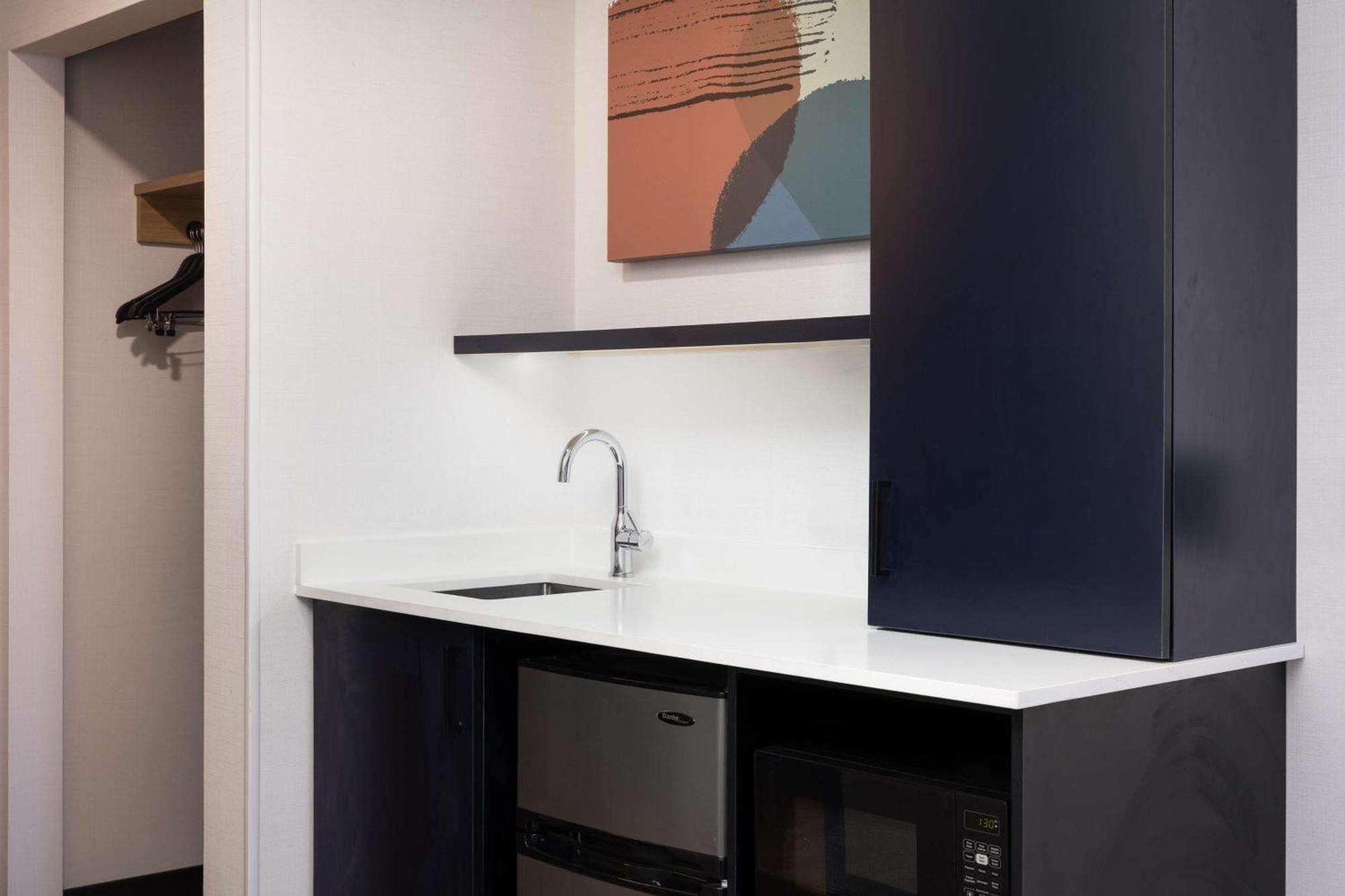 Spark By Hilton Guelph Luaran gambar