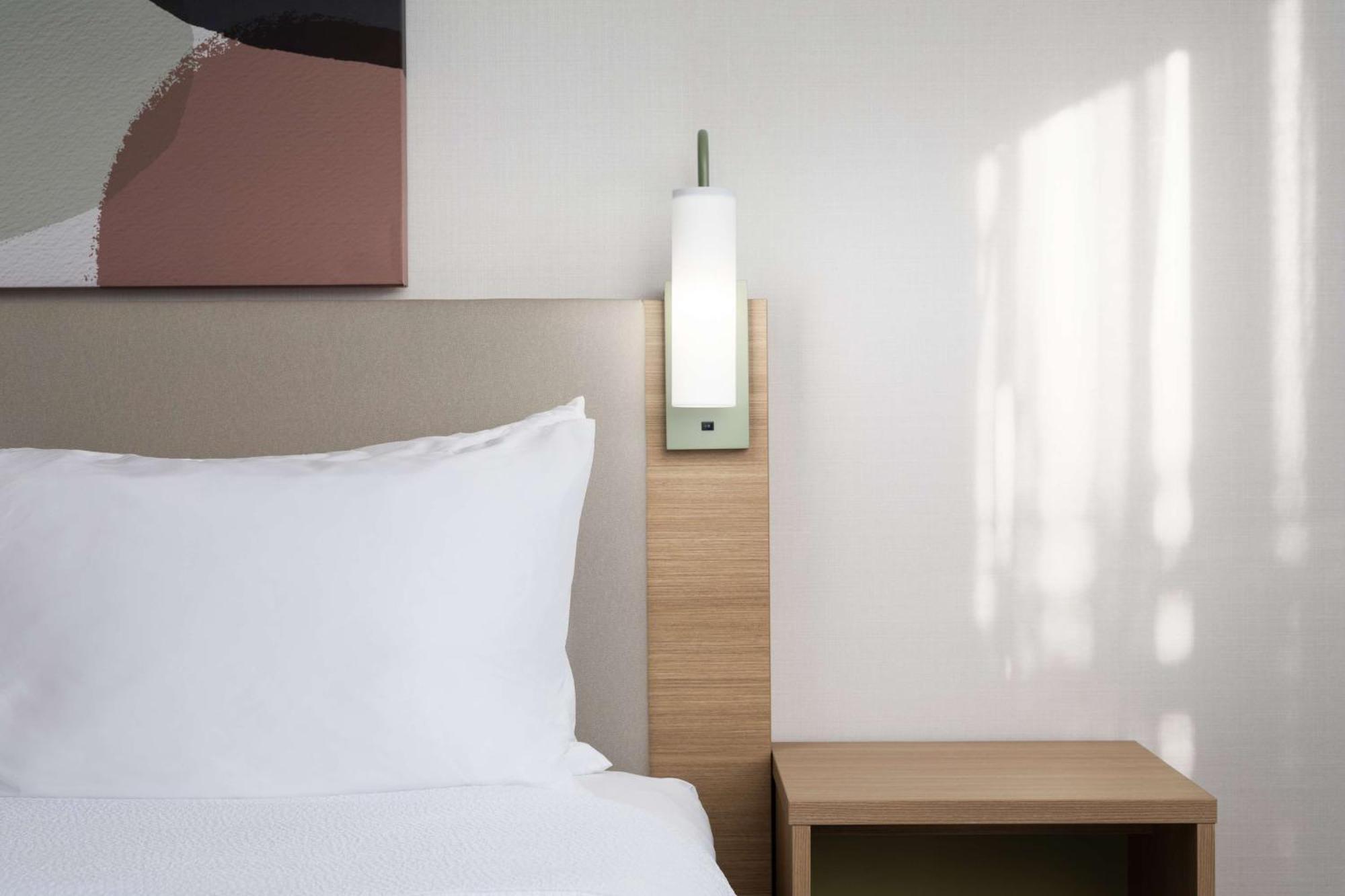 Spark By Hilton Guelph Luaran gambar
