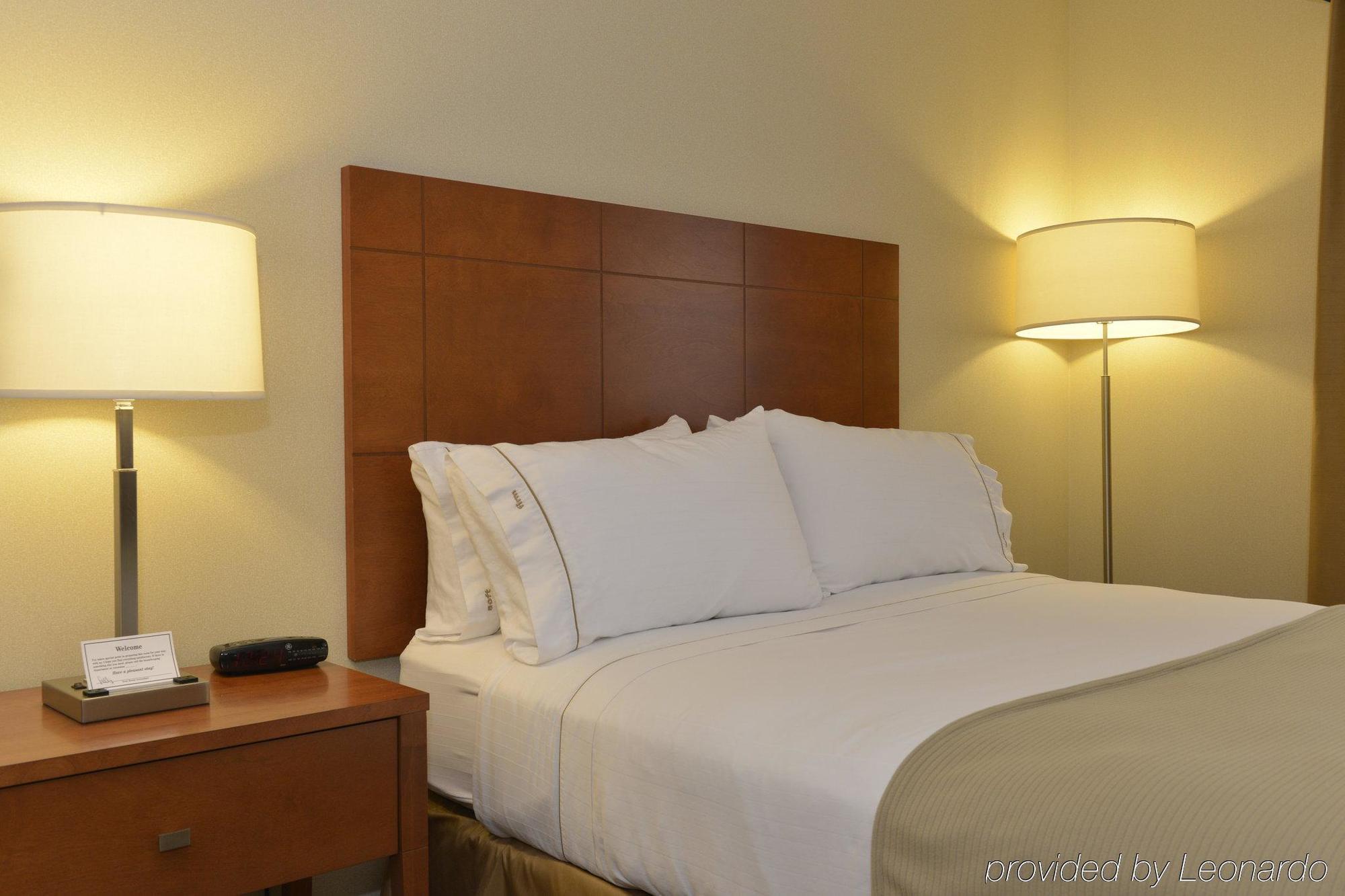 Spark By Hilton Guelph Luaran gambar